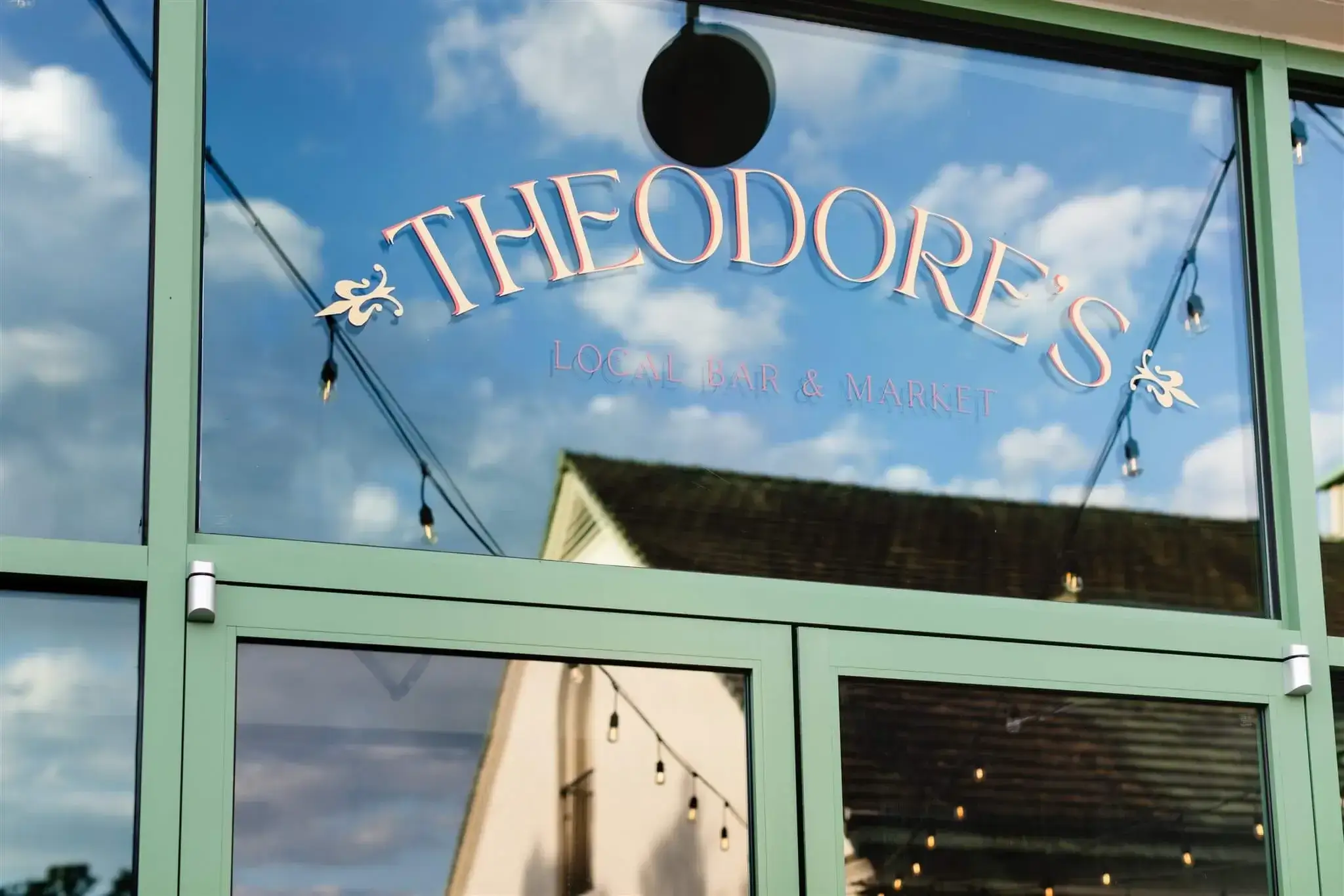 Theodores 1 - sign exterior